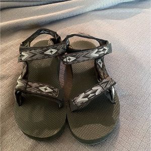Black Teva sandal size 7
